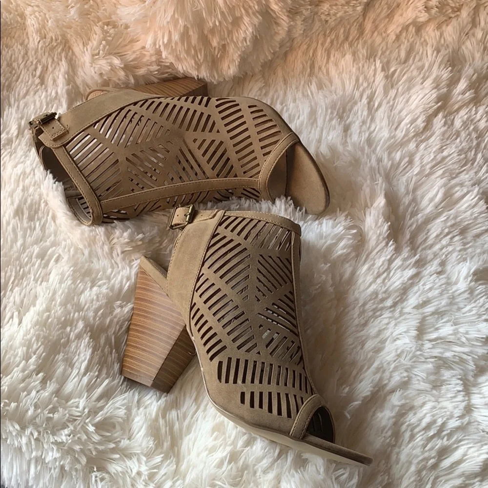 Justfab coral‎ dress heeled sandals taupe color 9.5